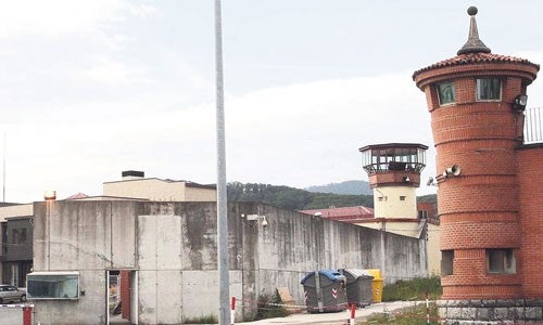 El Parlamento vasco aprueba la creación de "Aukerak", la agencia vasca para la reinserción de los presos El Parlamento vasco aprueba la creación de "Aukerak", la agencia vasca para la reinserción de los presos
