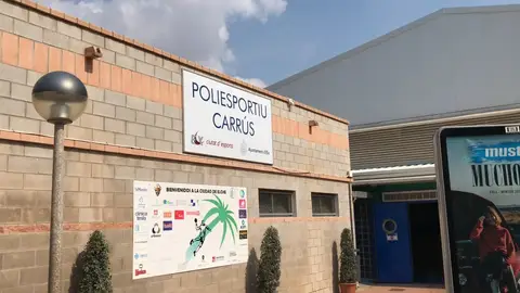 Imagen de la fachada principal del pabellón de Carrús de Elche. CARRÚS