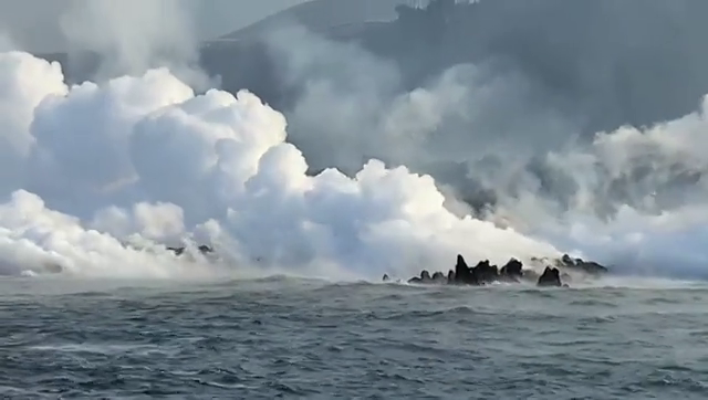 Las graves consecuencias que la lava del volcán ha provocado en el mar de La Palma Las graves consecuencias que la lava del volcán ha provocado en el mar de La Palma