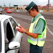 Estas son las nuevas multas y normas aprobadas por la DGT que debes conocer Estas son las nuevas multas y normas aprobadas por la DGT que debes conocer