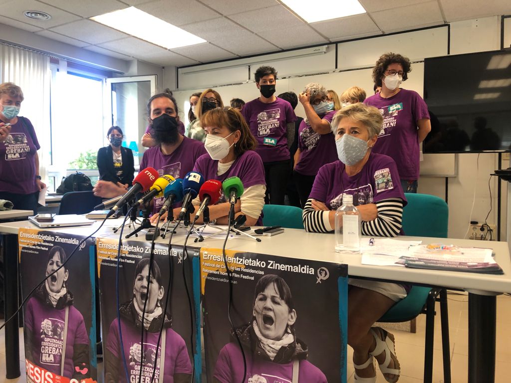 Trabajadoras de residencias de Gipuzkoa denuncian que la situación es indecente e inhumana Trabajadoras de residencias de Gipuzkoa denuncian que la situación es indecente e inhumana