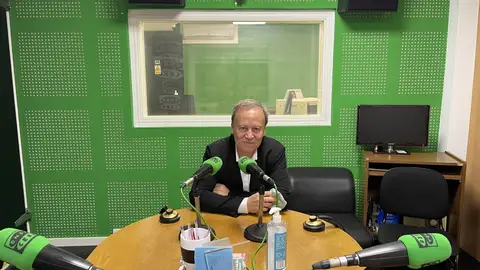 Rafa Villarino nos estudios de Onda Cero Ourense Rafa Villarino nos estudios de Onda Cero Ourense