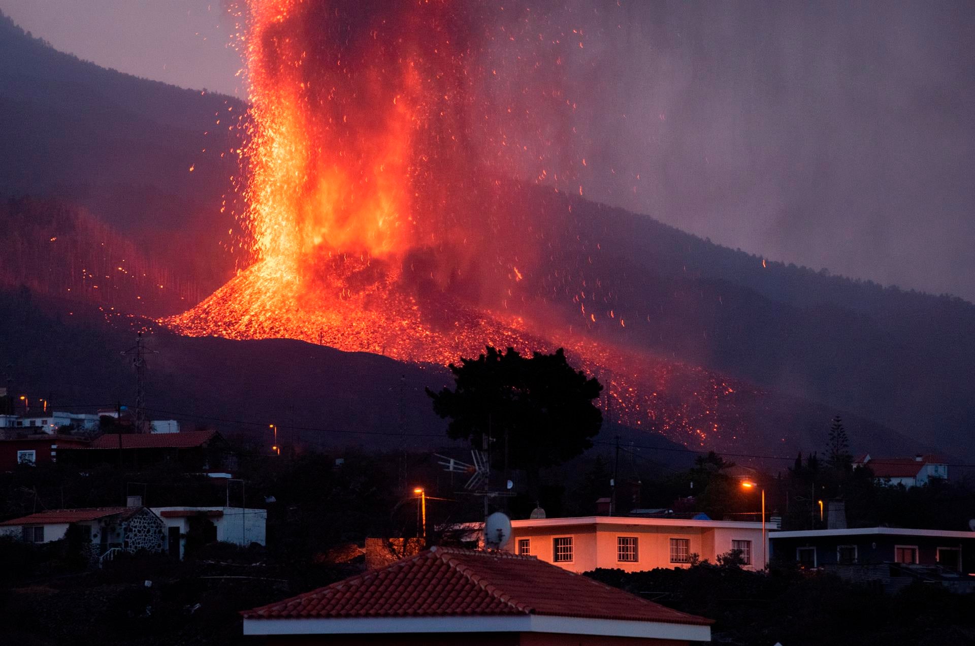 El Involcan sugiere que el nuevo volcán de La Palma se llame Tajogaite El Involcan sugiere que el nuevo volcán de La Palma se llame Tajogaite
