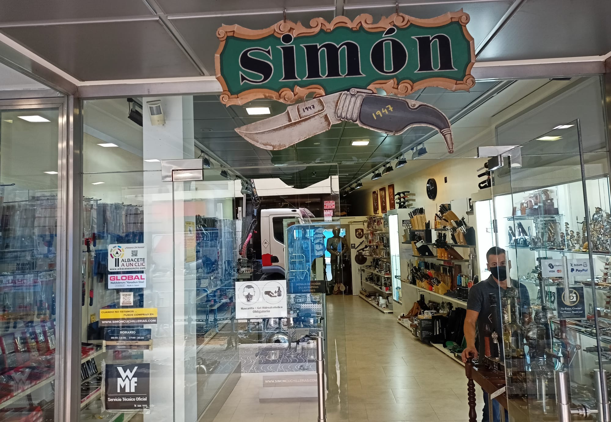 Los comerciantes de la Calle Ancha lamentan la pérdida de clientes por las obras Los comerciantes de la Calle Ancha lamentan la pérdida de clientes por las obras