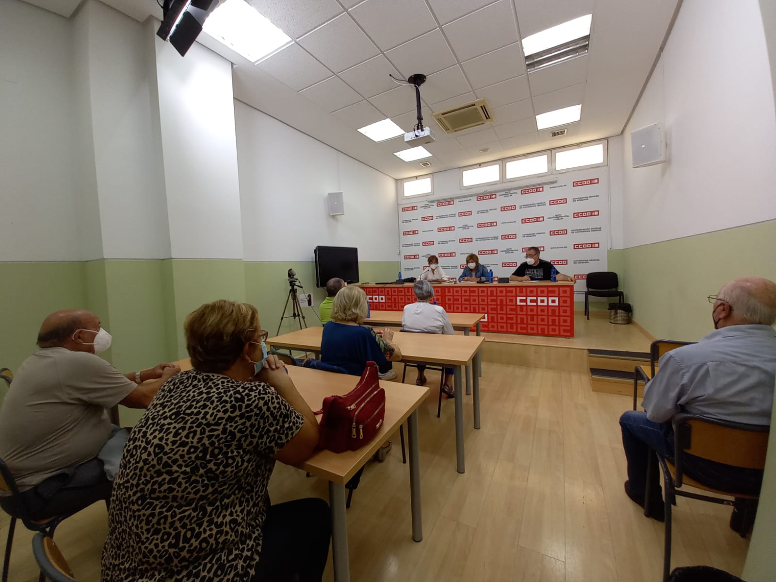 CC.OO. solicita un mayor gasto en servicios públicos para mejorar la vida de los mayores CC.OO. solicita un mayor gasto en servicios públicos para mejorar la vida de los mayores