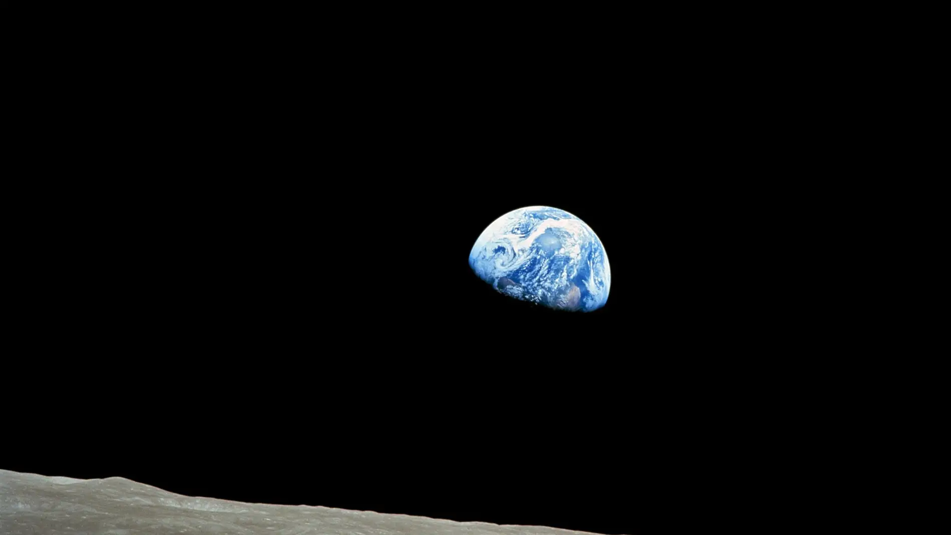Imagen del planeta Tierra vista desde la Luna