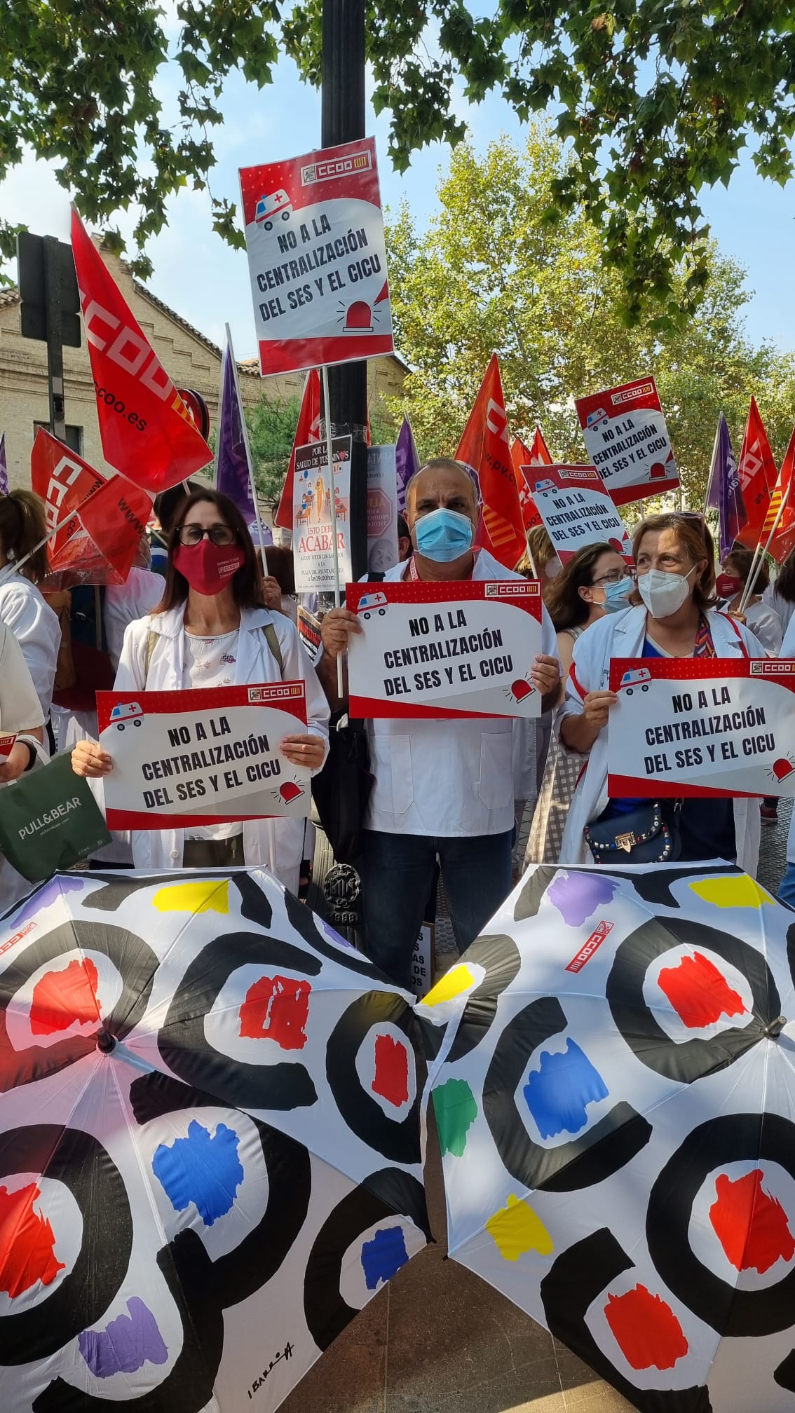 Sonada protesta de los trabajadores del CICU contra la centralización del servicio en Valencia Sonada protesta de los trabajadores del CICU contra la centralización del servicio en Valencia