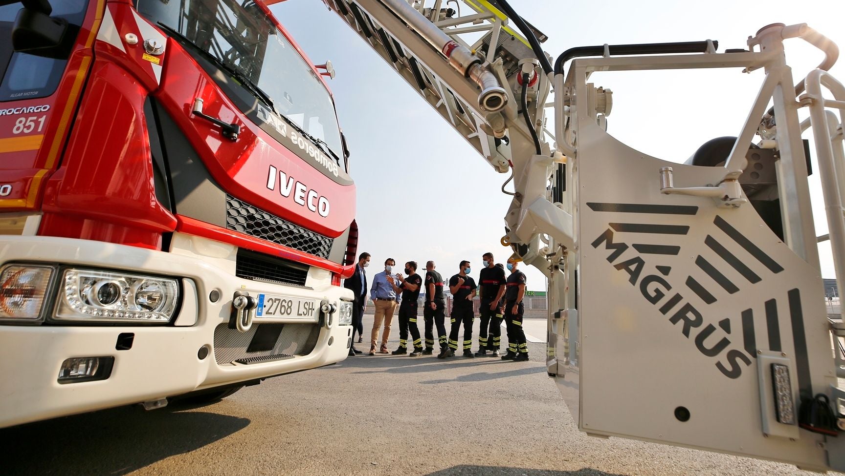El parque de bomberos de Torrevieja refuerza su parque móvil con una nueva auto escalera de 32 metros El parque de bomberos de Torrevieja refuerza su parque móvil con una nueva auto escalera de 32 metros