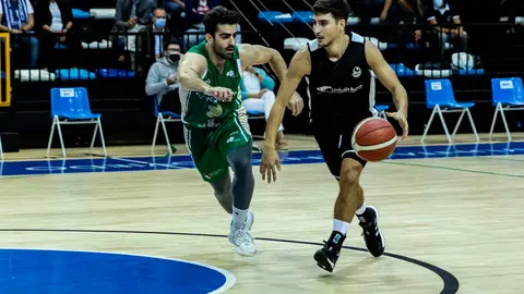 Antón meana, en el amistoso frente a Ponferrada Antón meana, en el amistoso frente a Ponferrada