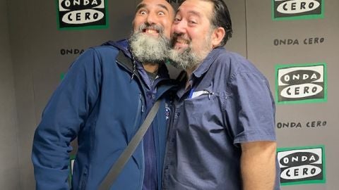 Mariano Bartolom&eacute; y Dani Latorre son dos c&oacute;micos veteranos y, a pesar de esta foto, personas muy inteligentes