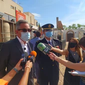 De izquierda a derecha, alcalde de Valdepeñas, Jesús Martín, e inspector jefe de la Policía Nacional, Martín Cañizal De izquierda a derecha, alcalde de Valdepeñas, Jesús Martín, e inspector jefe de la Policía Nacional, Martín Cañizal