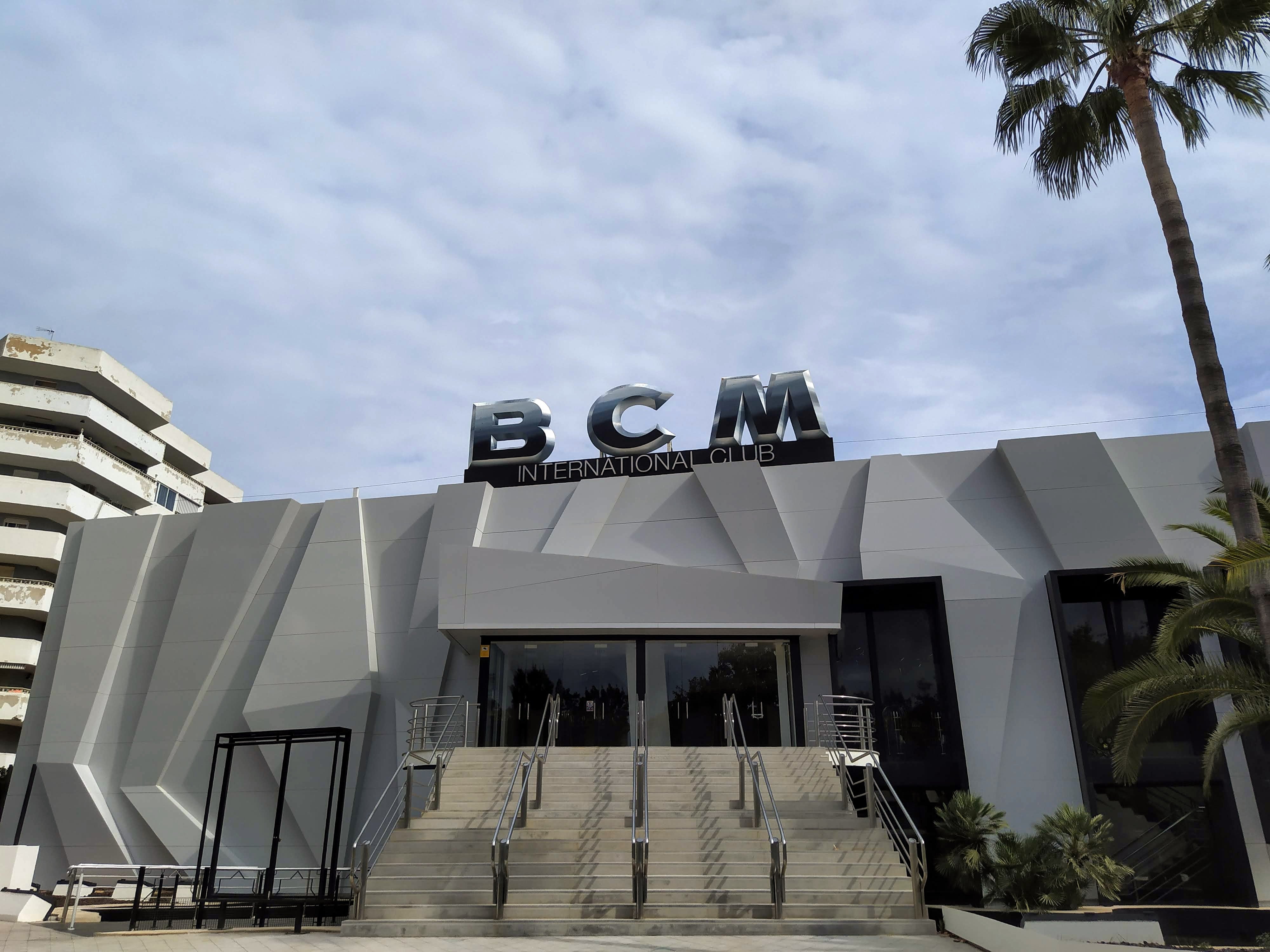 La justicia avala exigir el pasaporte COVID para acceder a las discotecas de Baleares La justicia avala exigir el pasaporte COVID para acceder a las discotecas de Baleares