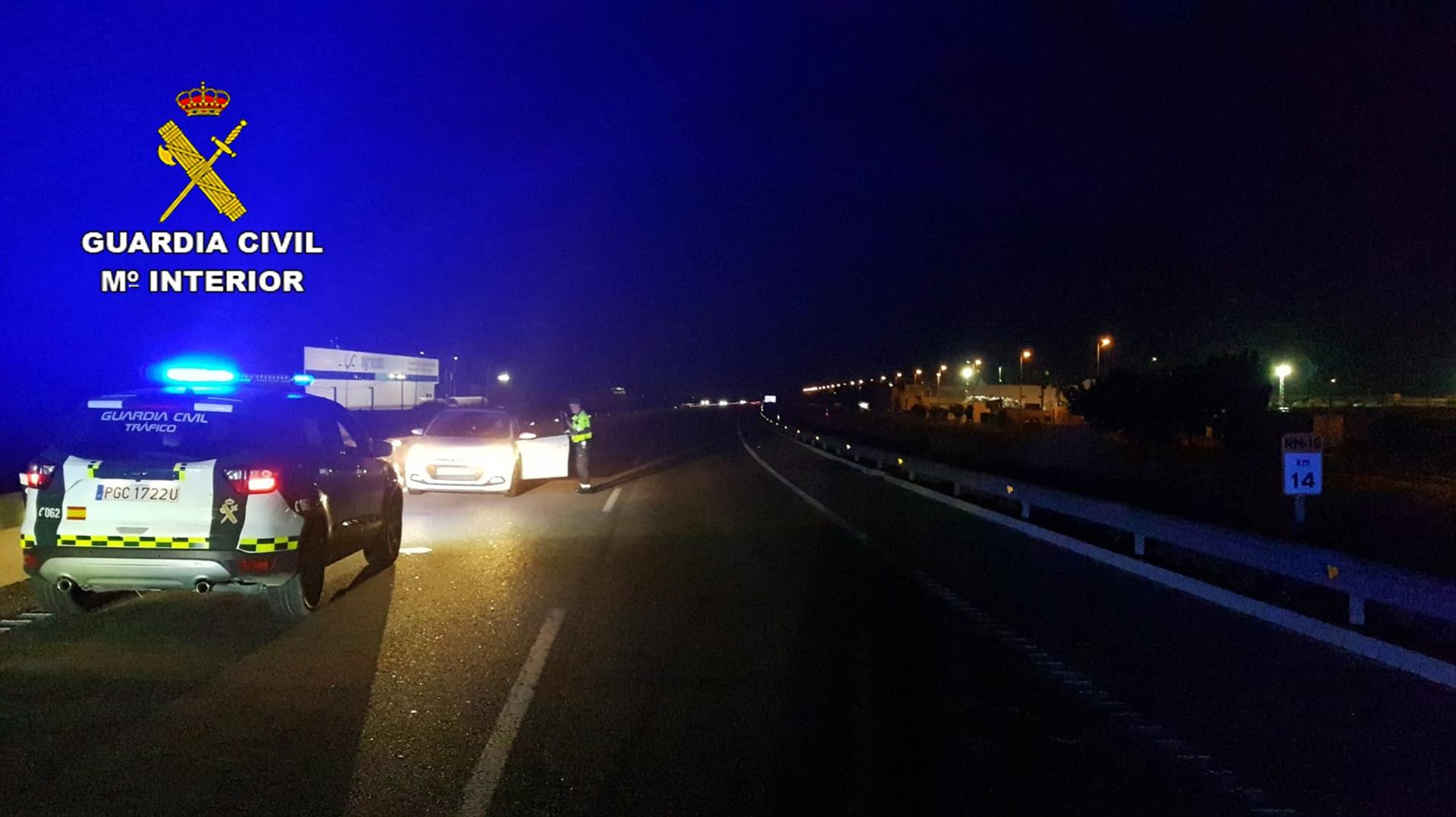 Interceptado un conductor que triplicaba la tasa de alcohol y circulaba en sentido contario Interceptado un conductor que triplicaba la tasa de alcohol y circulaba en sentido contario