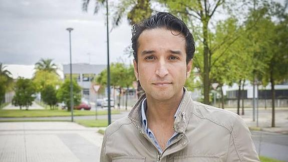 Agreden en plena calle al secretario general del PSOE en Badajoz, portavoz socialista municipal y vicepresidente primero de la Diputación de Badajoz, Ricardo Cabezas Agreden en plena calle al secretario general del PSOE en Badajoz, portavoz socialista municipal y vicepresidente primero de la Diputación de Badajoz, Ricardo Cabezas