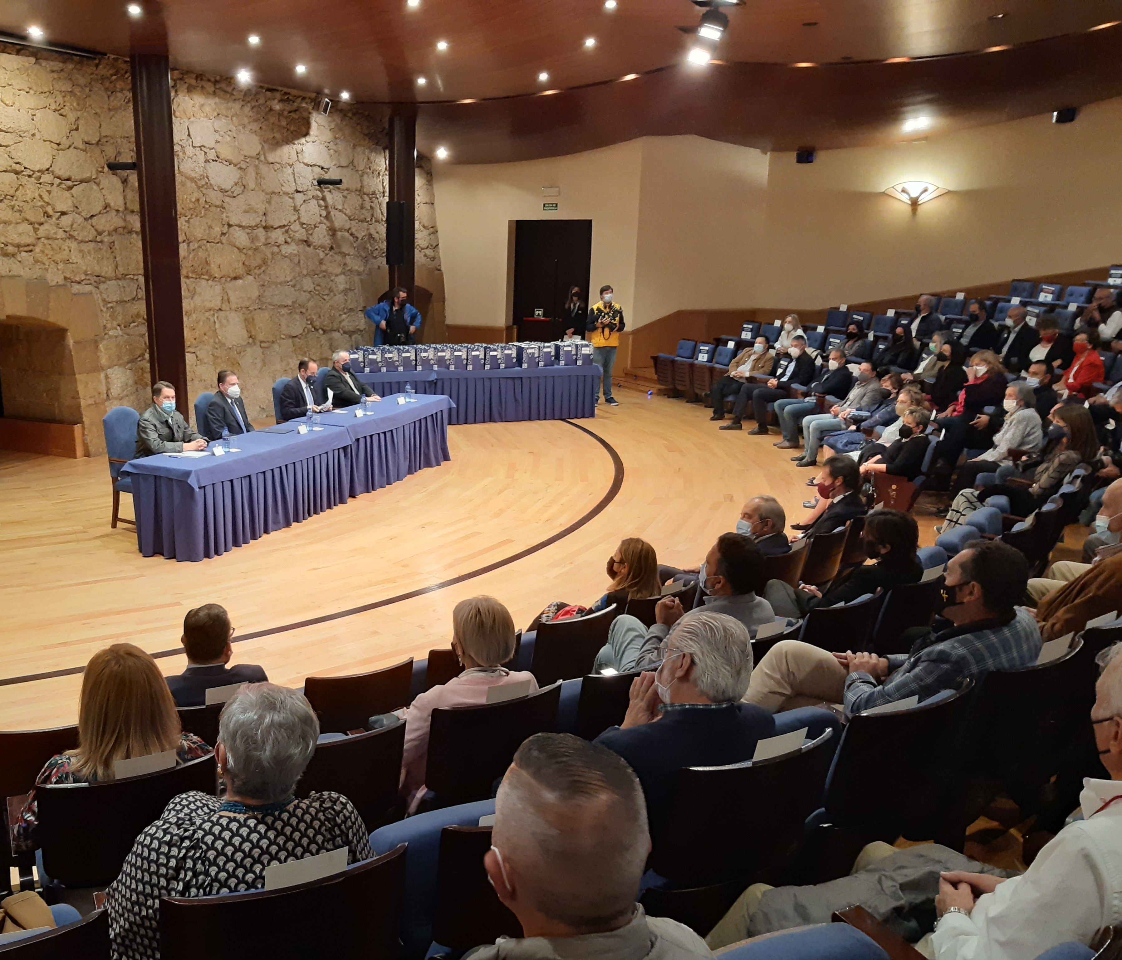 El alcalde admite que la plantilla municipal está "ajustada a la baja" El alcalde admite que la plantilla municipal está "ajustada a la baja"
