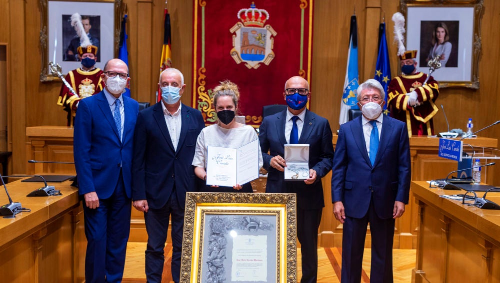 Entrega del título de Hijo Adoptivo de la Provincia a José Luis Cuerda