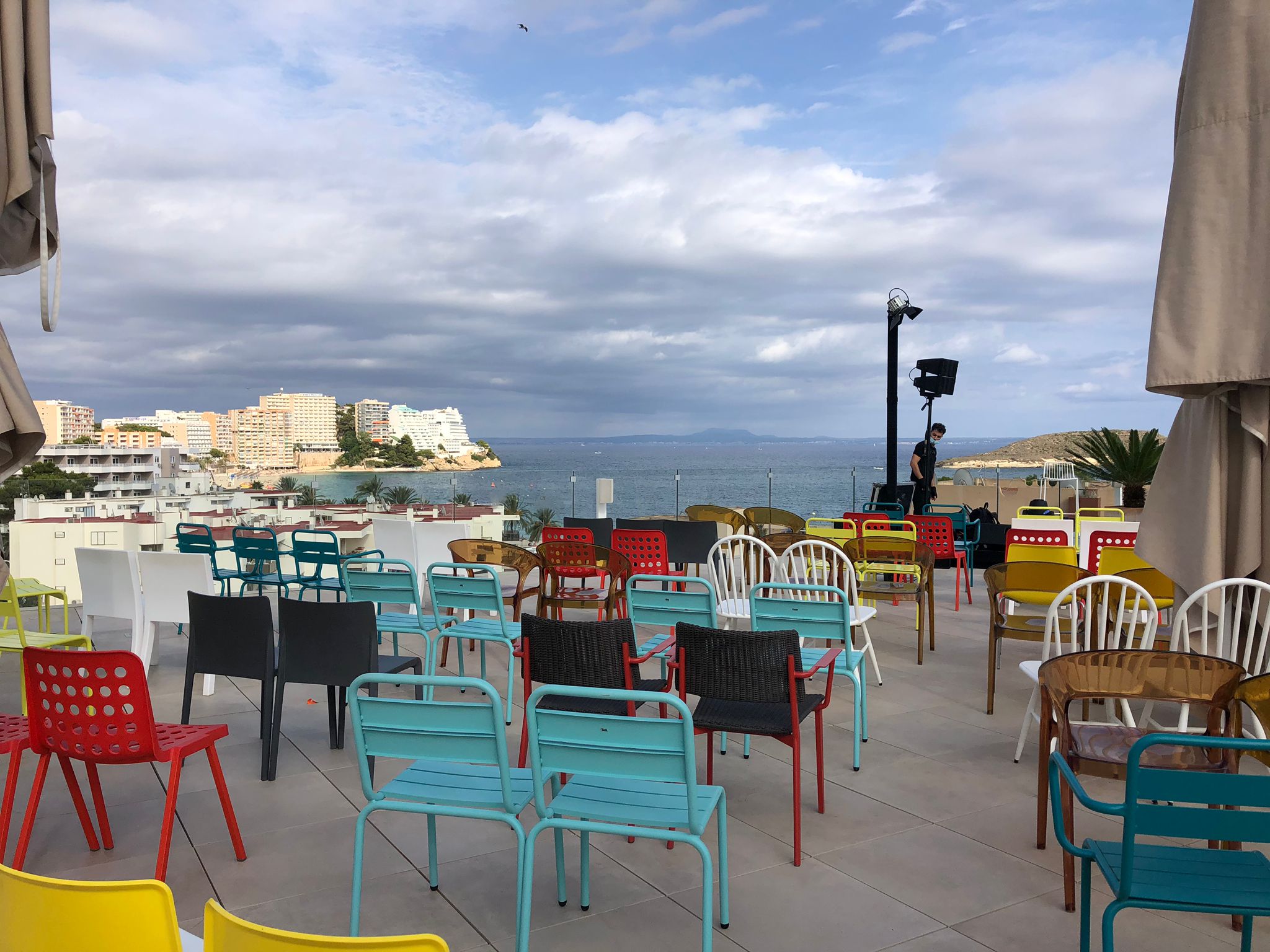El Ayuntamiento de Calvià pone la alfombra roja para la celebración del primer festival 'Literatura Expandida a Magaluf' El Ayuntamiento de Calvià pone la alfombra roja para la celebración del primer festival 'Literatura Expandida a Magaluf'