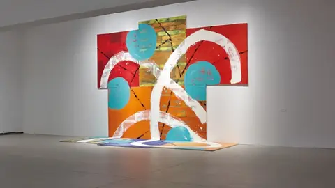 Una de las obras de Menchu Lamas en la Lonja de Alicante Una de las obras de Menchu Lamas en la Lonja de Alicante
