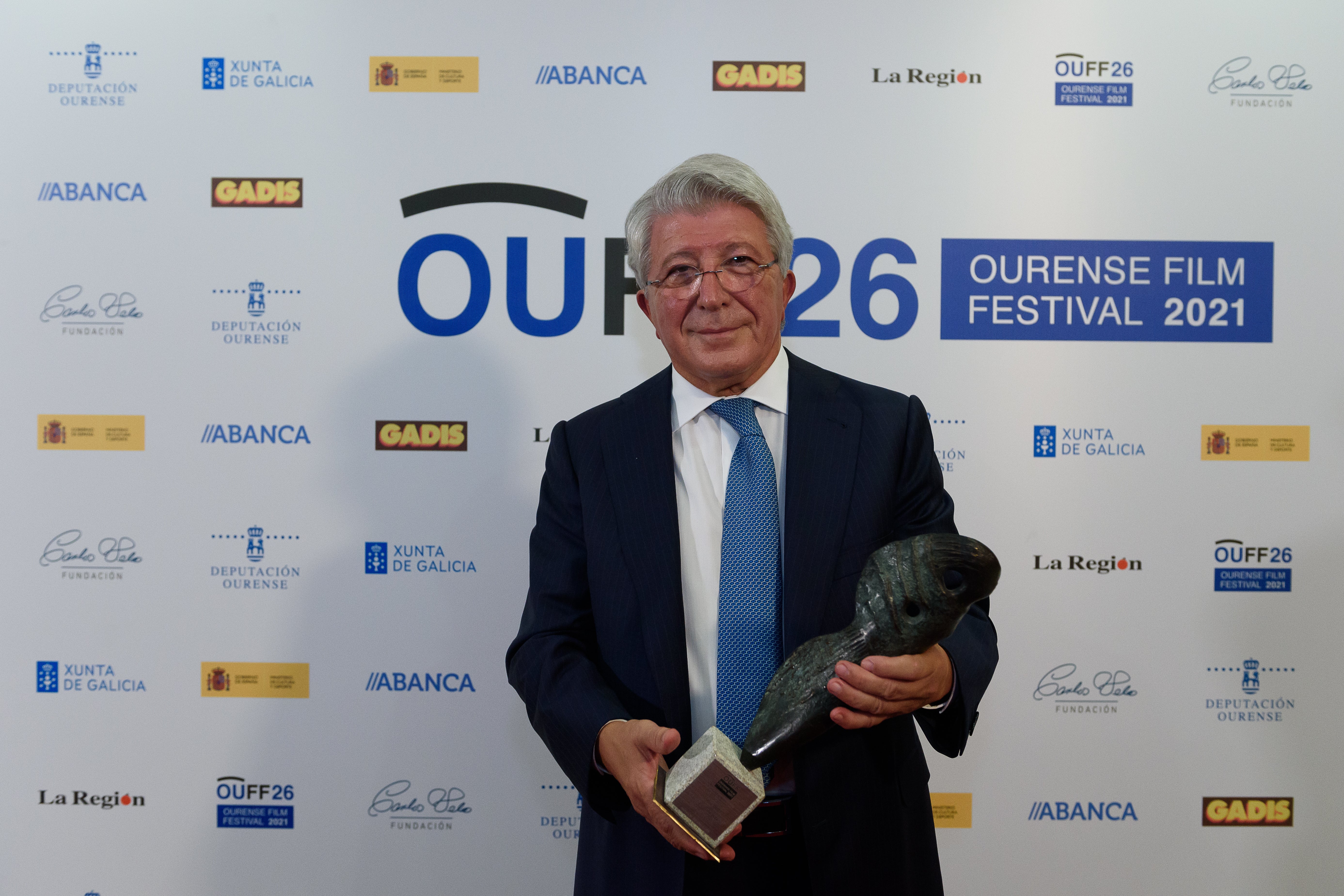 Enrique Cerezo recibe o Premio OUFF Historia do Cine Español Enrique Cerezo recibe o Premio OUFF Historia do Cine Español