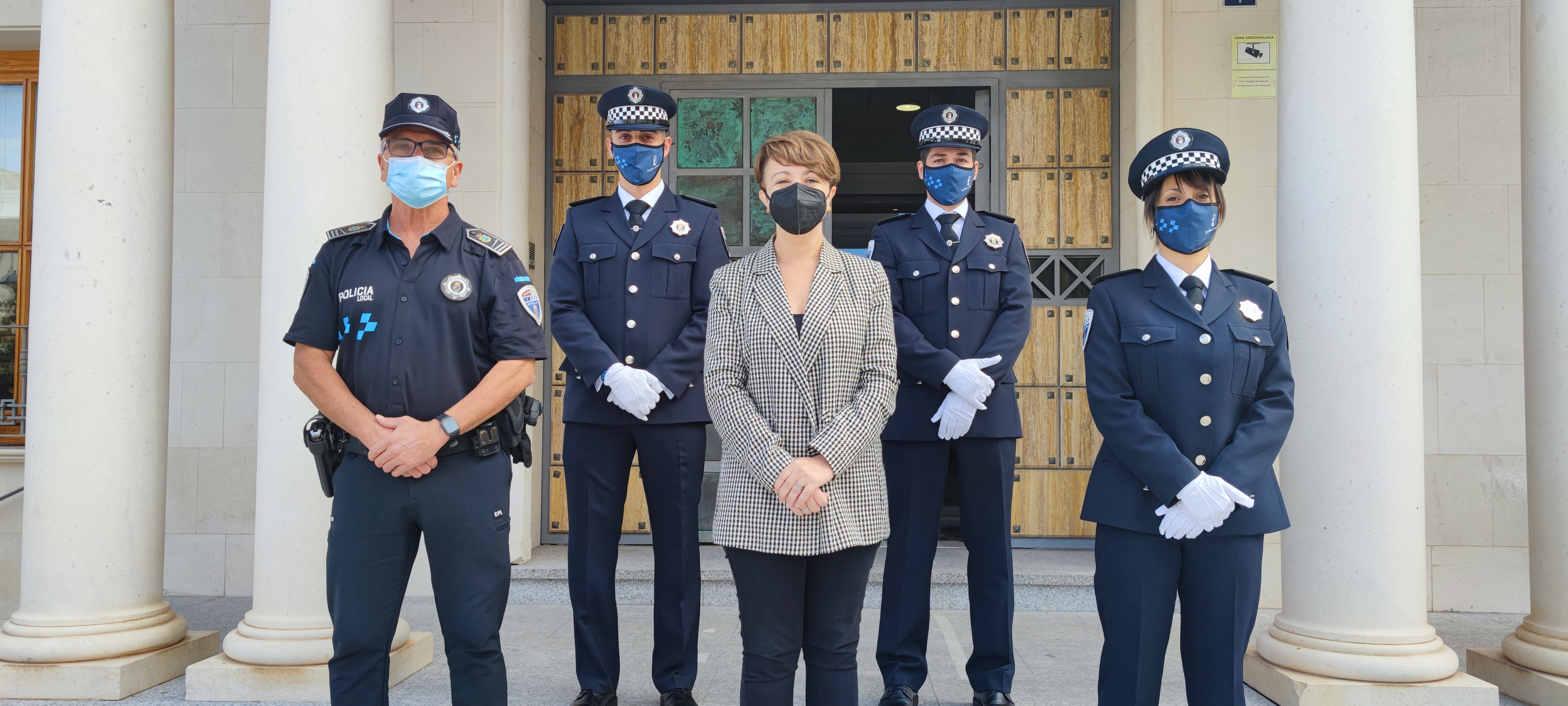 Tres nuevos agentes toman posesión como Policías Locales de Socuéllamos Tres nuevos agentes toman posesión como Policías Locales de Socuéllamos