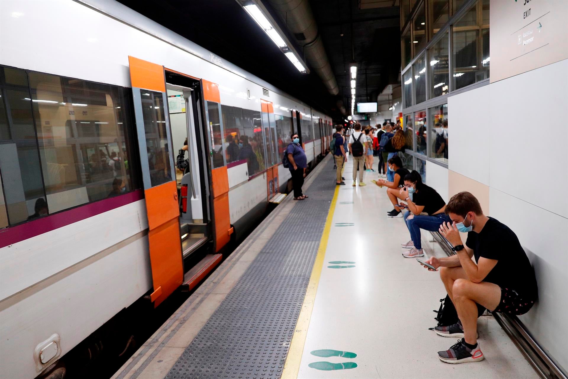 Los maquinistas de Renfe reanudan la huelga este lunes tras dos días de tregua Los maquinistas de Renfe reanudan la huelga este lunes tras dos días de tregua