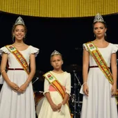 La Reina Infantil es Aitana Sáez Punzano,y la Reina del Ausente es Clara Martínez Romero La Reina Infantil es Aitana Sáez Punzano,y la Reina del Ausente es Clara Martínez Romero