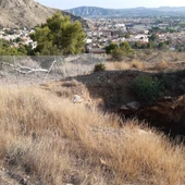 Vallan la antigua mina y varios pozos de cata de minas en la sierra de Orihuela Vallan la antigua mina y varios pozos de cata de minas en la sierra de Orihuela