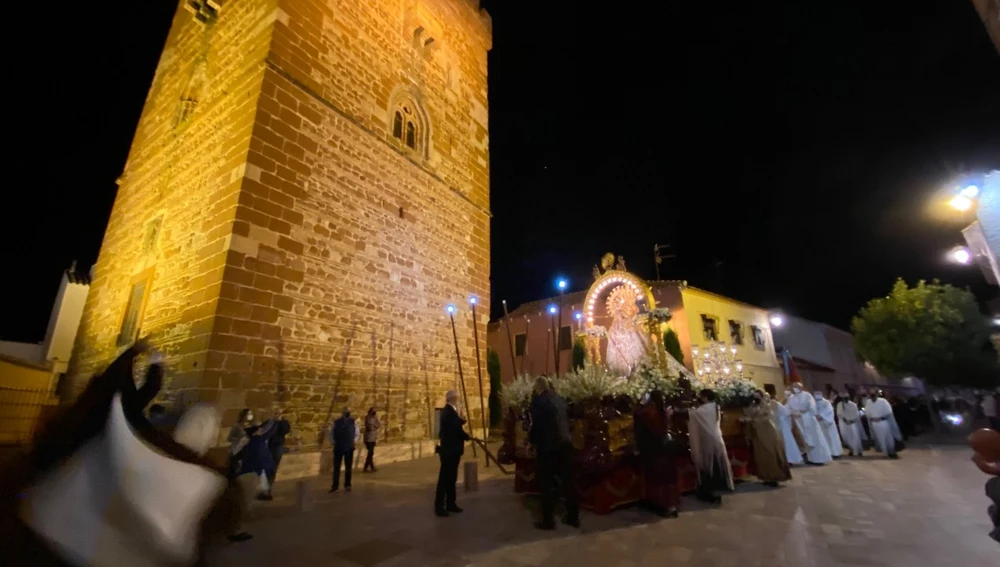 Virgen junto a Torreón