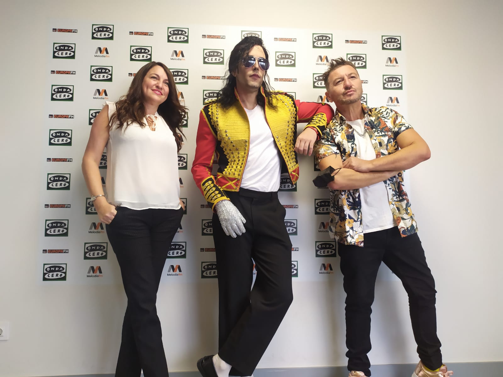 No te pierdas la visita de Michael Jackson a los estudios de Onda Cero para intervenir en Más de uno Alicante No te pierdas la visita de Michael Jackson a los estudios de Onda Cero para intervenir en Más de uno Alicante