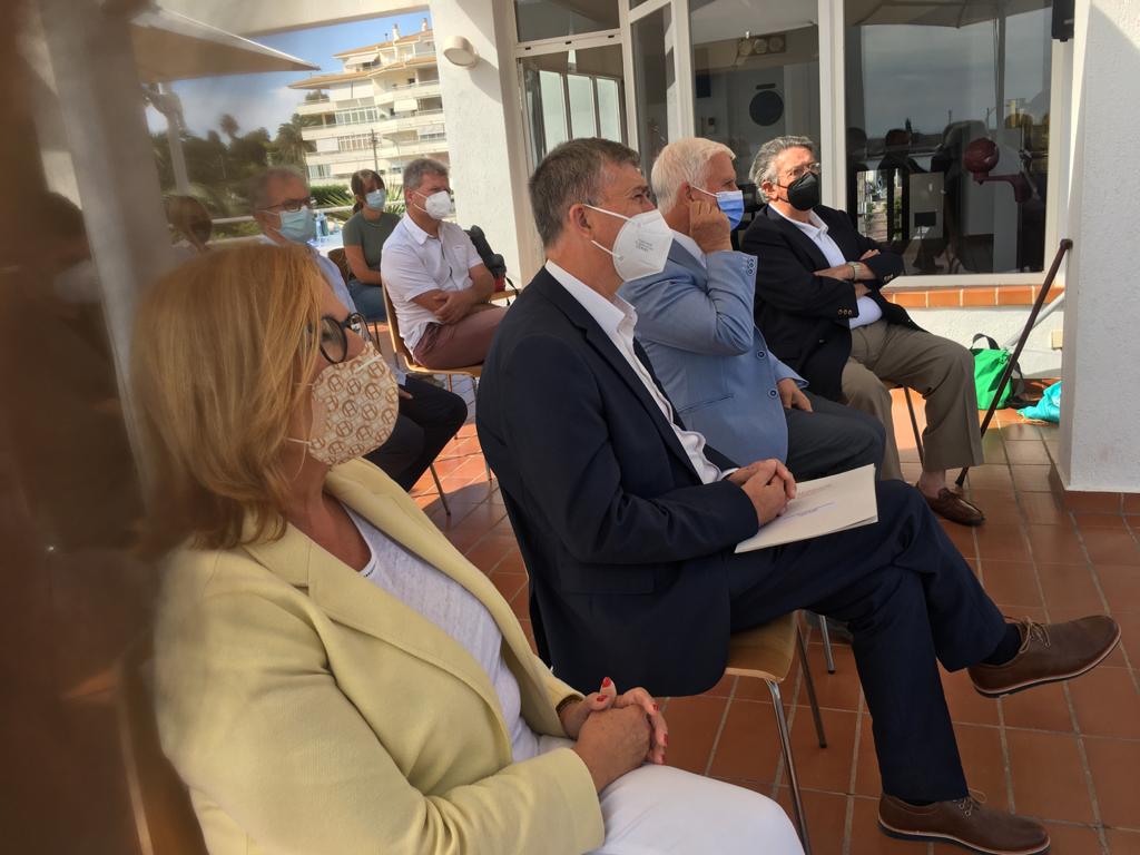 Rafa Climent preside el acto de entrega de los premios Cátedra Blava de la Universidad de Alicante en Altea Rafa Climent preside el acto de entrega de los premios Cátedra Blava de la Universidad de Alicante en Altea