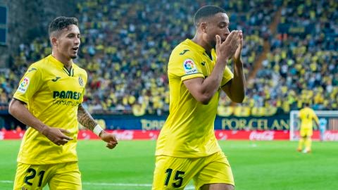 Danjuma celebra un gol en La Cer&aacute;mica