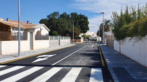 Una de las calles recientemente arregladas Una de las calles recientemente arregladas