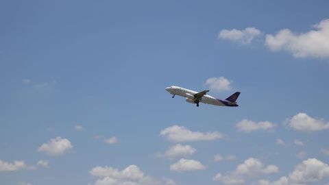 Reino Unido permite viajar sin cuarentena ni PCR negativa