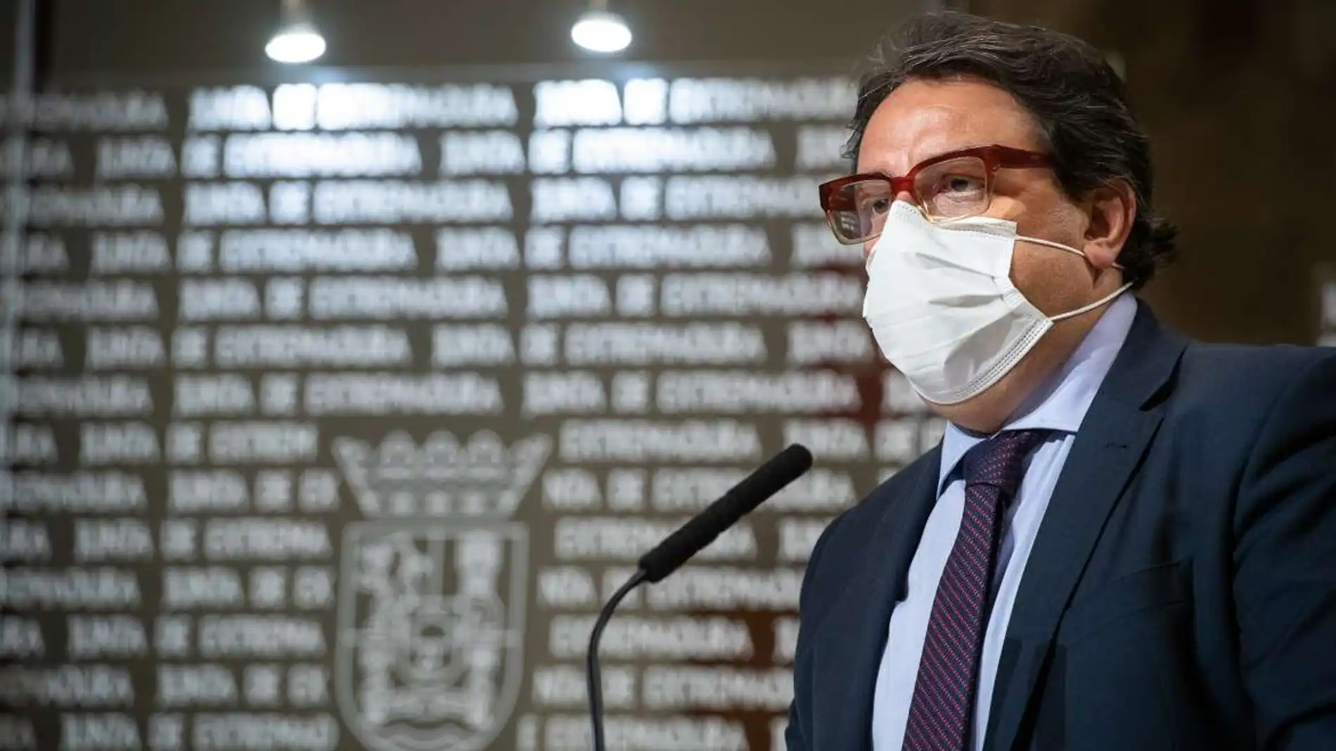 Extremadura es partidaria de administrar la tercera dosis de la vacuna contra el coronavirus para mayores de 18 años coincidiendo con la campaña de la gripe 