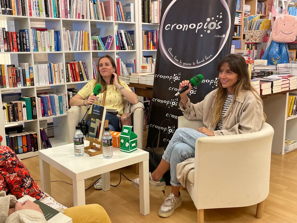 Laura Ferrero: "Creo que nuestra memoria pone el acento sobre lo que necesitamos recordar" Laura Ferrero: "Creo que nuestra memoria pone el acento sobre lo que necesitamos recordar"