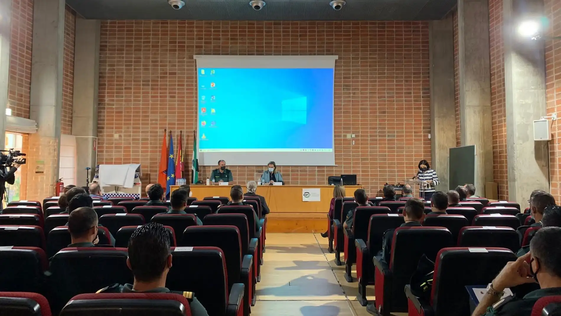 La Delegada del Gobierno destaca en Badajoz el abordaje integral de la violencia de género con las fuerzas de seguridad