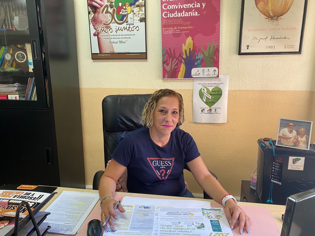 La FAPA Gabriel Miró denuncia la falta de criterios y diálogo para afrontar el COVID en las aulas La FAPA Gabriel Miró denuncia la falta de criterios y diálogo para afrontar el COVID en las aulas