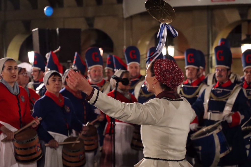 San Sebastián recupera la Tamborrada San Sebastián recupera la Tamborrada