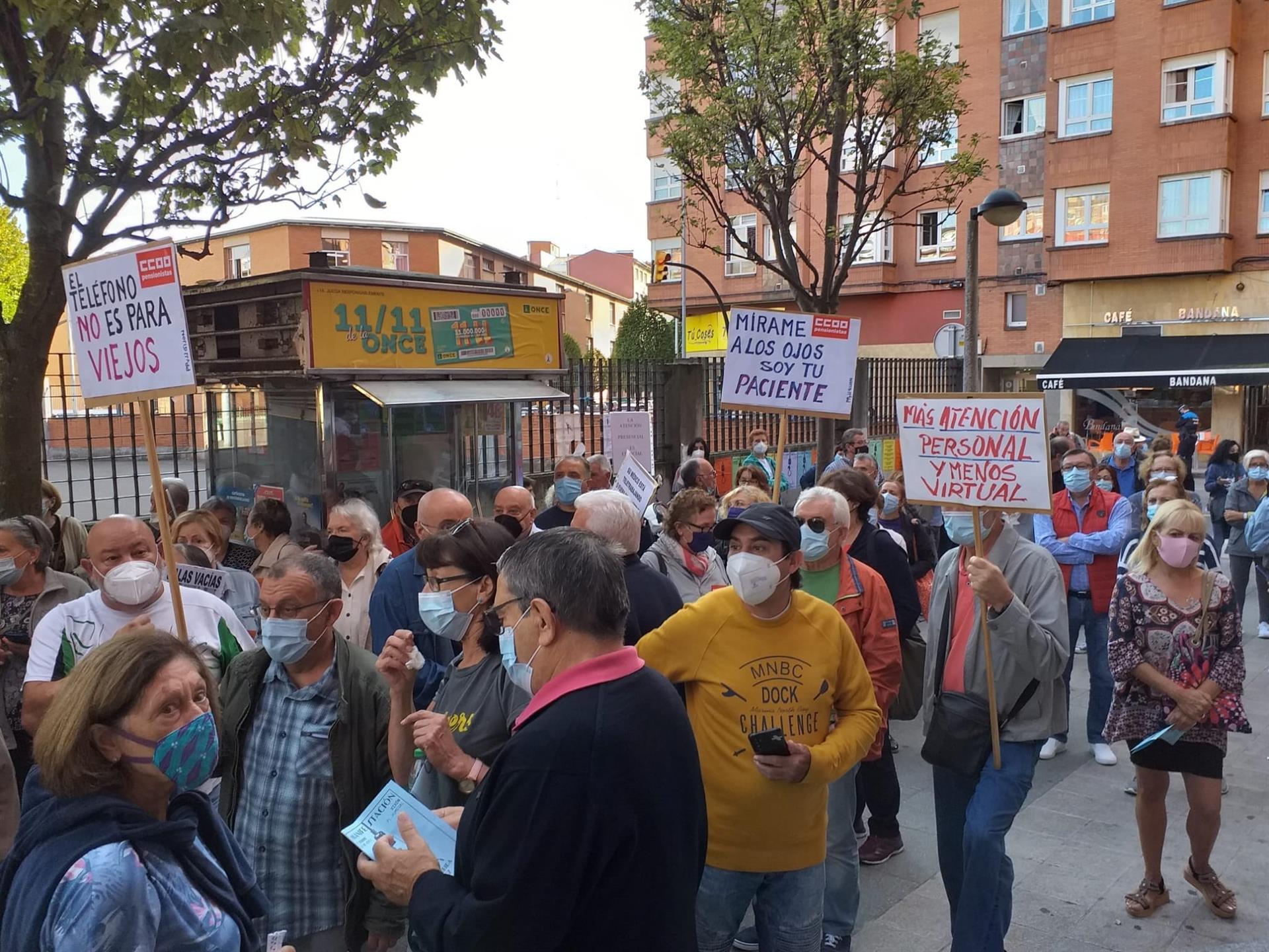 "Nos vamos a quedar aquí todo el día" "Nos vamos a quedar aquí todo el día"