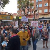 Concentración de los vecinos en Gijón en defensa de la Atención Primaria