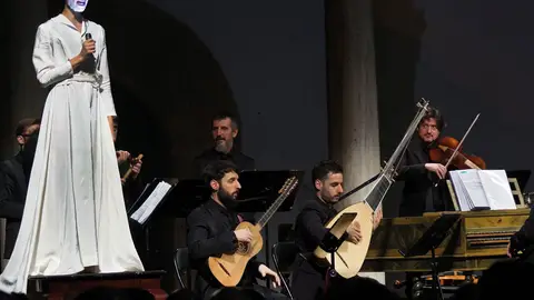 "Les Scaramouches", con Ana Villa, Aarón Zapico y Natalia Huarte. "Les Scaramouches", con Ana Villa, Aarón Zapico y Natalia Huarte.