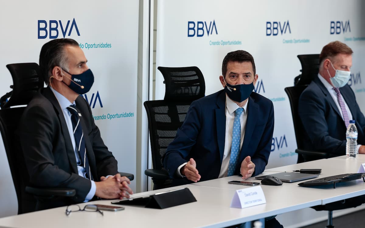 El BBVA fija la recuperación en 2022: “La Comunitat crece por encima de su potencial” El BBVA fija la recuperación en 2022: “La Comunitat crece por encima de su potencial”