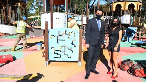 José María Bellido, alcalde de Córoba y Cintia Bustos, Delegada de Juventud José María Bellido, alcalde de Córoba y Cintia Bustos, Delegada de Juventud