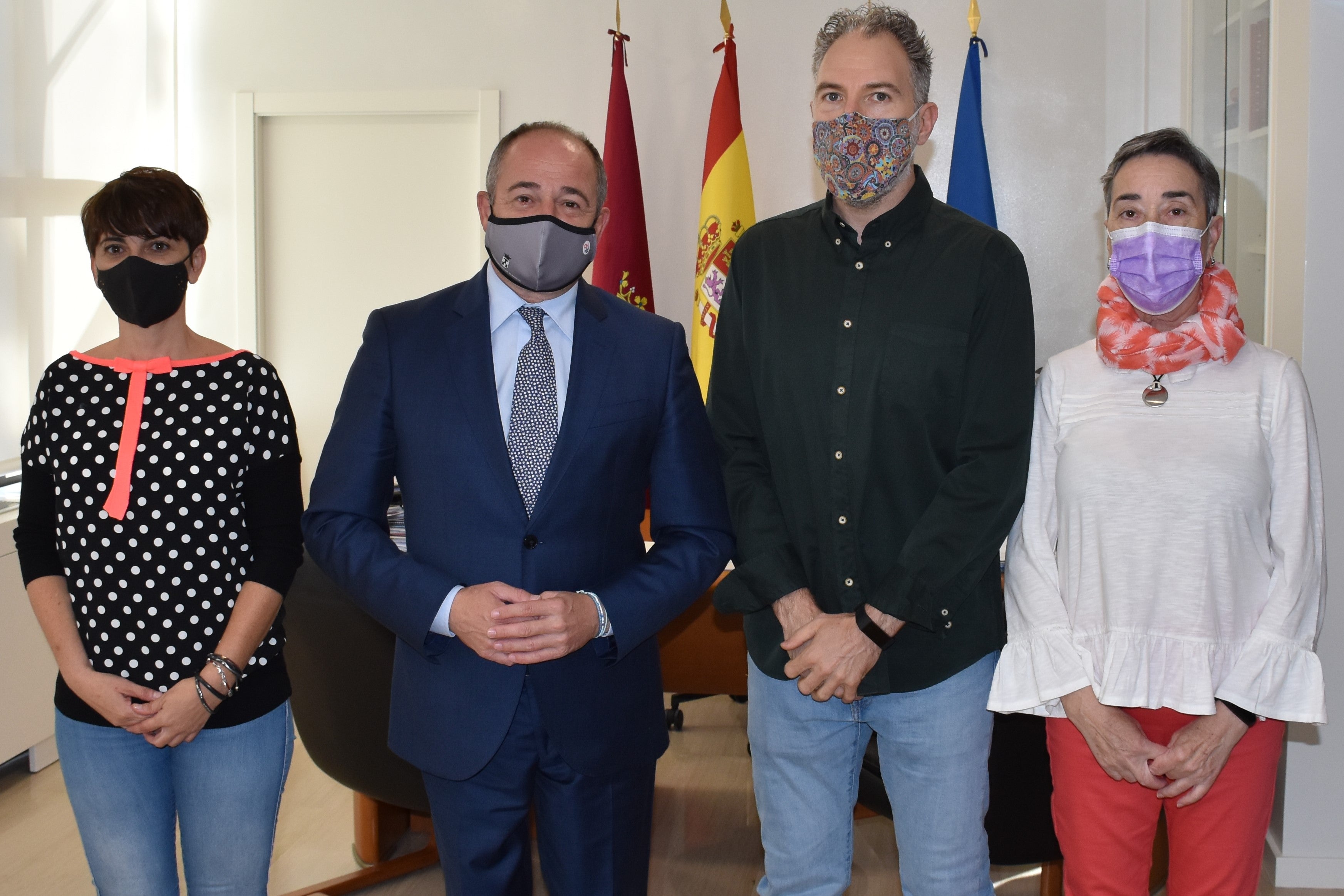 El nuevo presidente de la FAVA ha compartido asuntos de interés para el movimiento vecinal con el alcalde de Albacete El nuevo presidente de la FAVA ha compartido asuntos de interés para el movimiento vecinal con el alcalde de Albacete