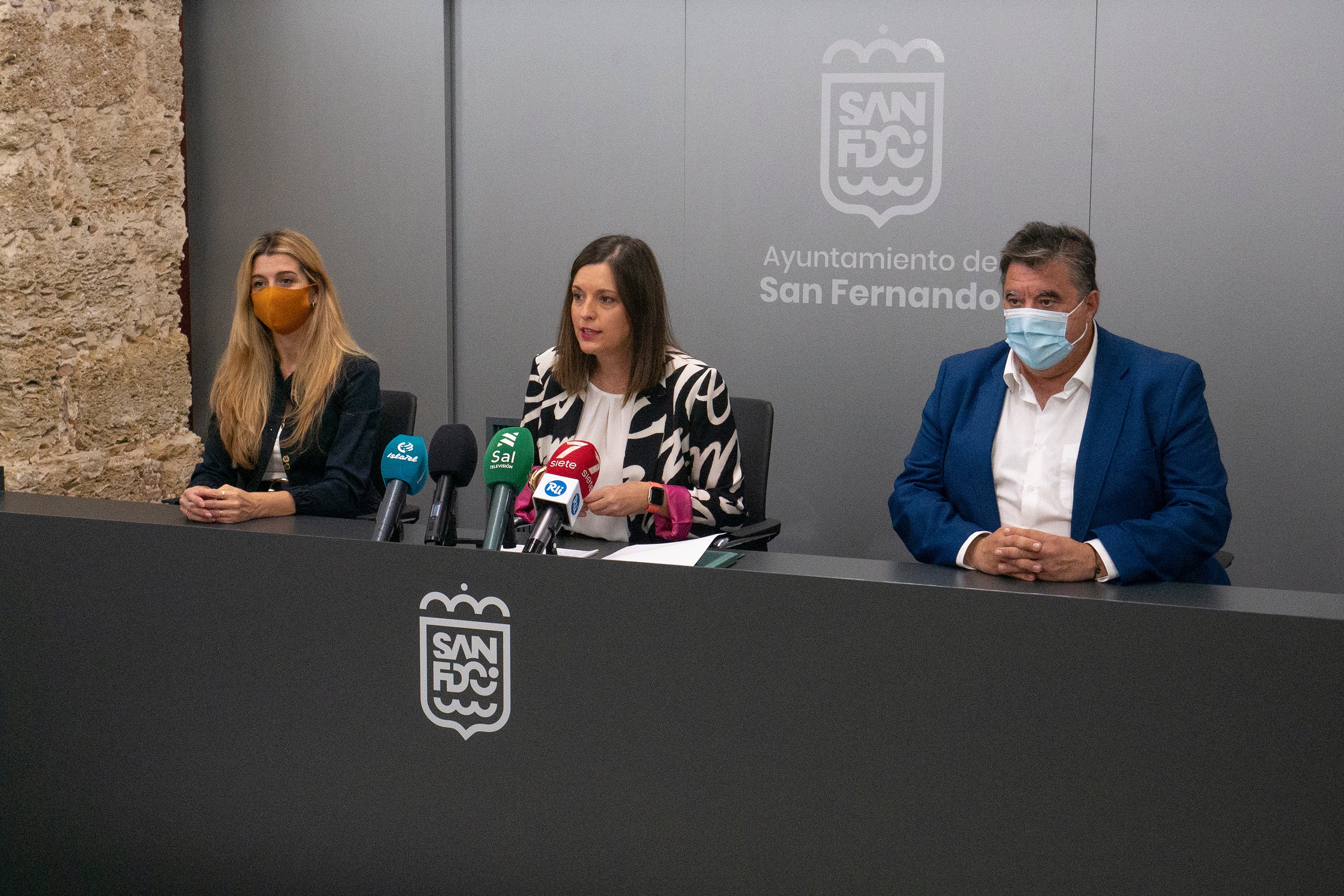 San Fernando invierte un millón de euros más en mantenimiento de espacios públicos: "los últimos coletazos del presupuesto 2021" San Fernando invierte un millón de euros más en mantenimiento de espacios públicos: "los últimos coletazos del presupuesto 2021"