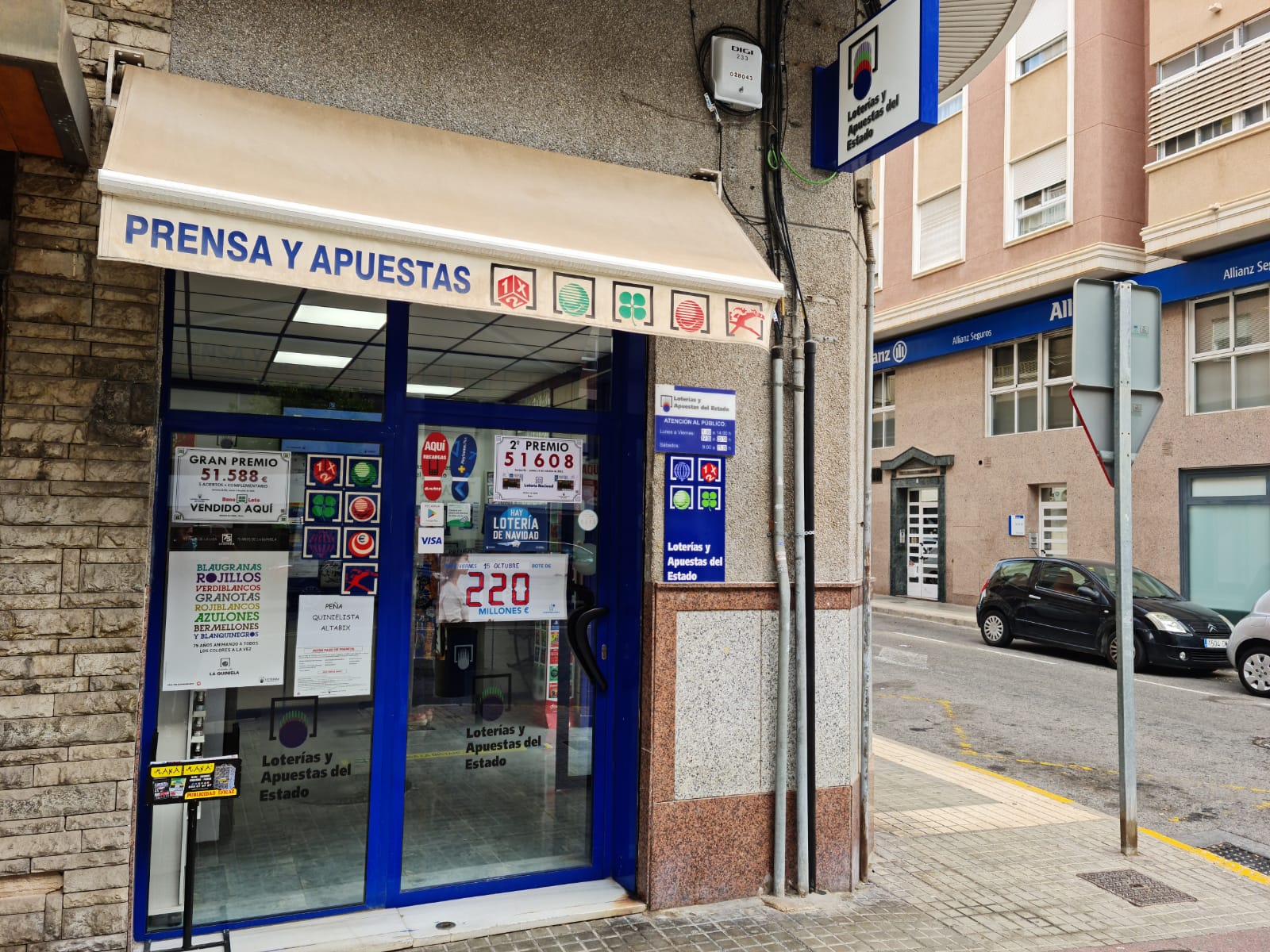 La Lotería Nacional deja en Elche un boleto premiado del segundo premio agraciado con 6000 euros La Lotería Nacional deja en Elche un boleto premiado del segundo premio agraciado con 6000 euros