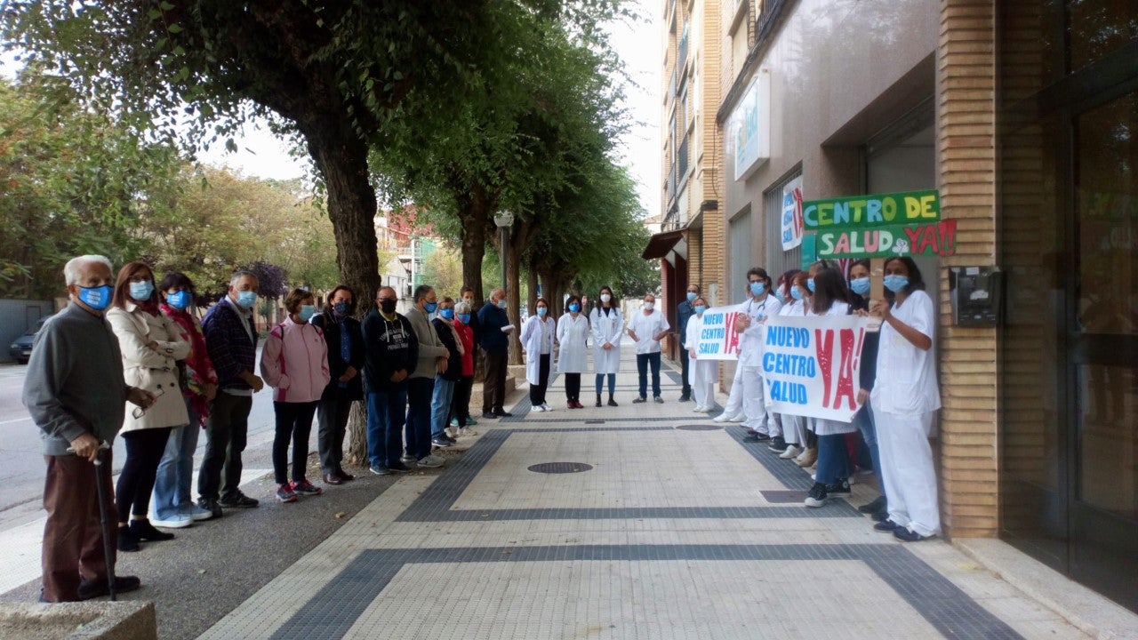 Vuelven a reclamar en la calle el nuevo centro de salud Vuelven a reclamar en la calle el nuevo centro de salud