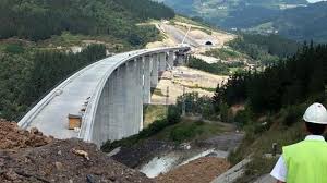 Bilbao y Vitoria exigen a Madrid la entrada soterrada del TAV en las capitales vascas Bilbao y Vitoria exigen a Madrid la entrada soterrada del TAV en las capitales vascas