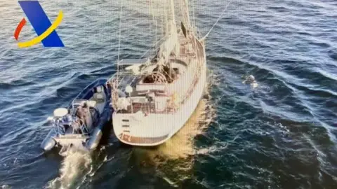 velero con alijo de cocaína velero