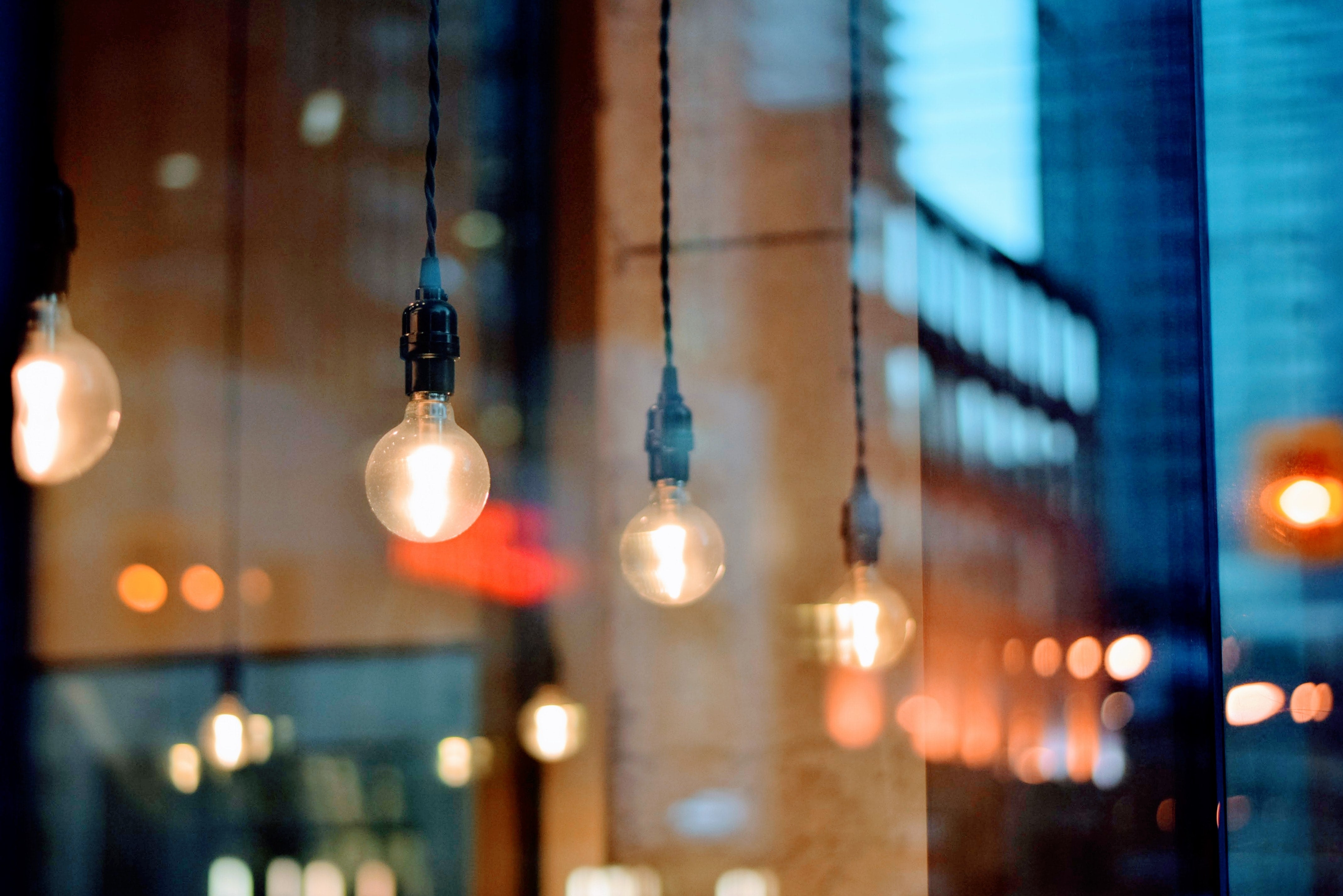 La luz más barata del año llegará el miércoles con precios inferiores a 100 euros La luz más barata del año llegará el miércoles con precios inferiores a 100 euros